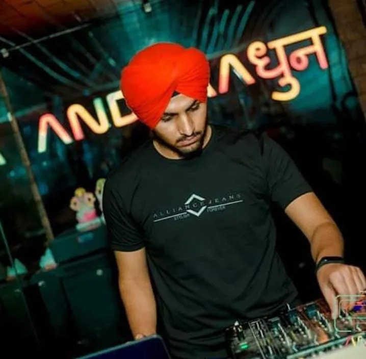 Dj**** (2307083197) — photo 8