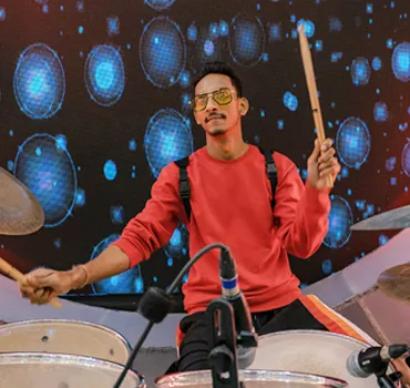 Musician in Mumbai — Vi**** (2307083021)
