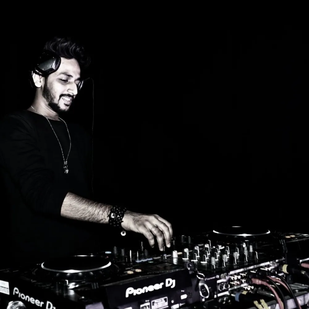 DJ**** (2307083074) — photo 15